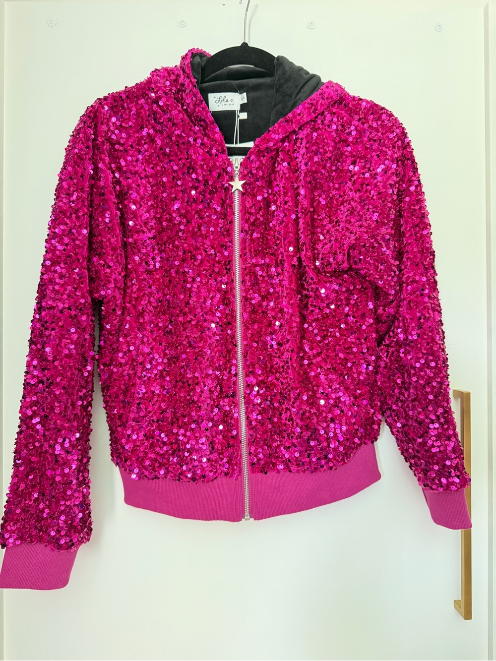 NWT Lola + The Boys Women’s Hot Pink Magic Sequin Set. Size S.